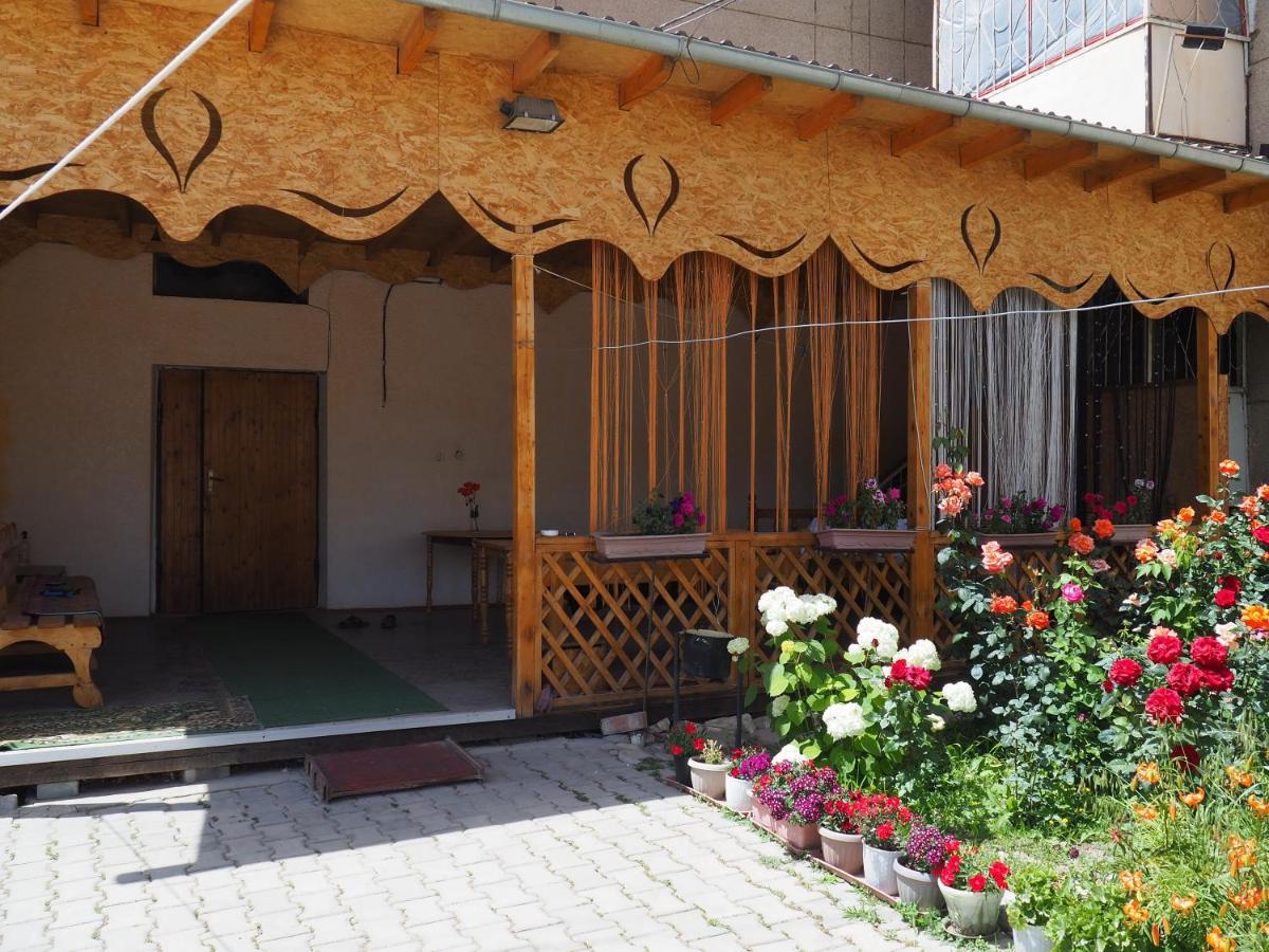 Baktygul Guesthouse Naryn Extérieur photo