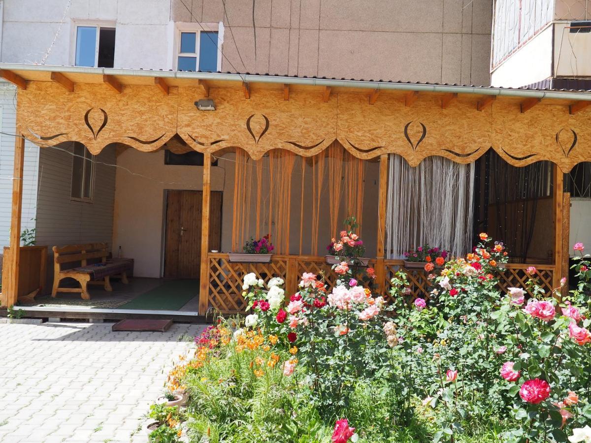 Baktygul Guesthouse Naryn Extérieur photo