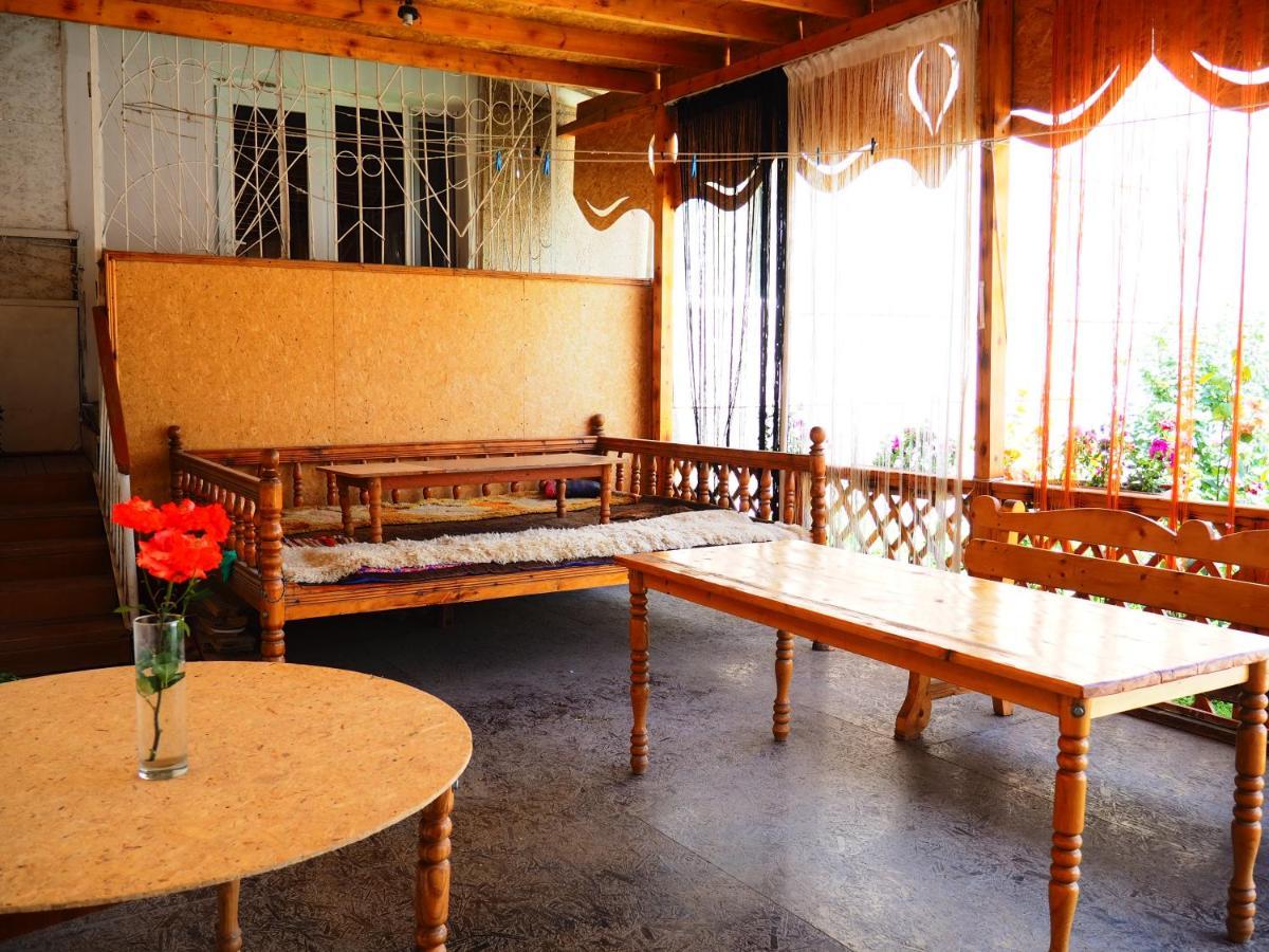 Baktygul Guesthouse Naryn Extérieur photo